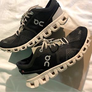 Cloud X black and pearl. Size 8.